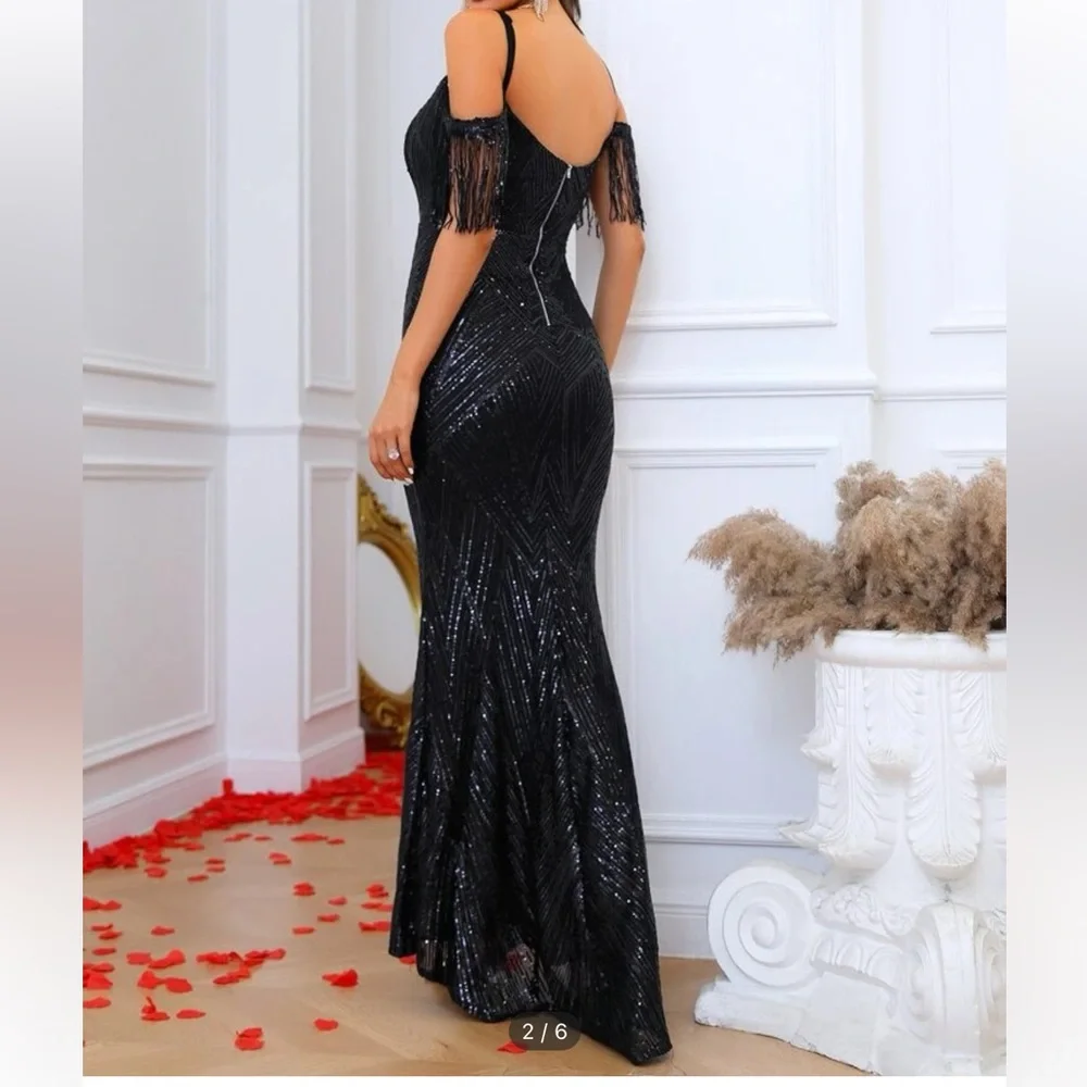 SALE ‼️Stunning Black Formal Dress! - Picture 2 of 4